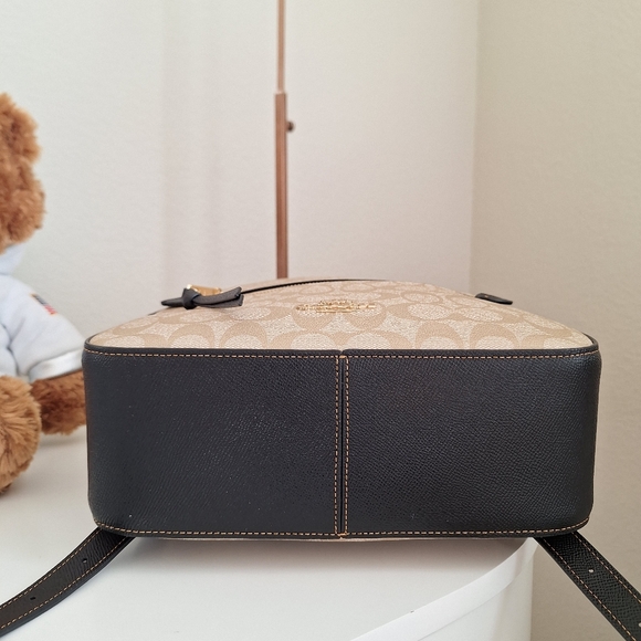 Coach Jordyn Backpack In Blocked Signature CanvasComparable Value$450 - Picture 5 of 10